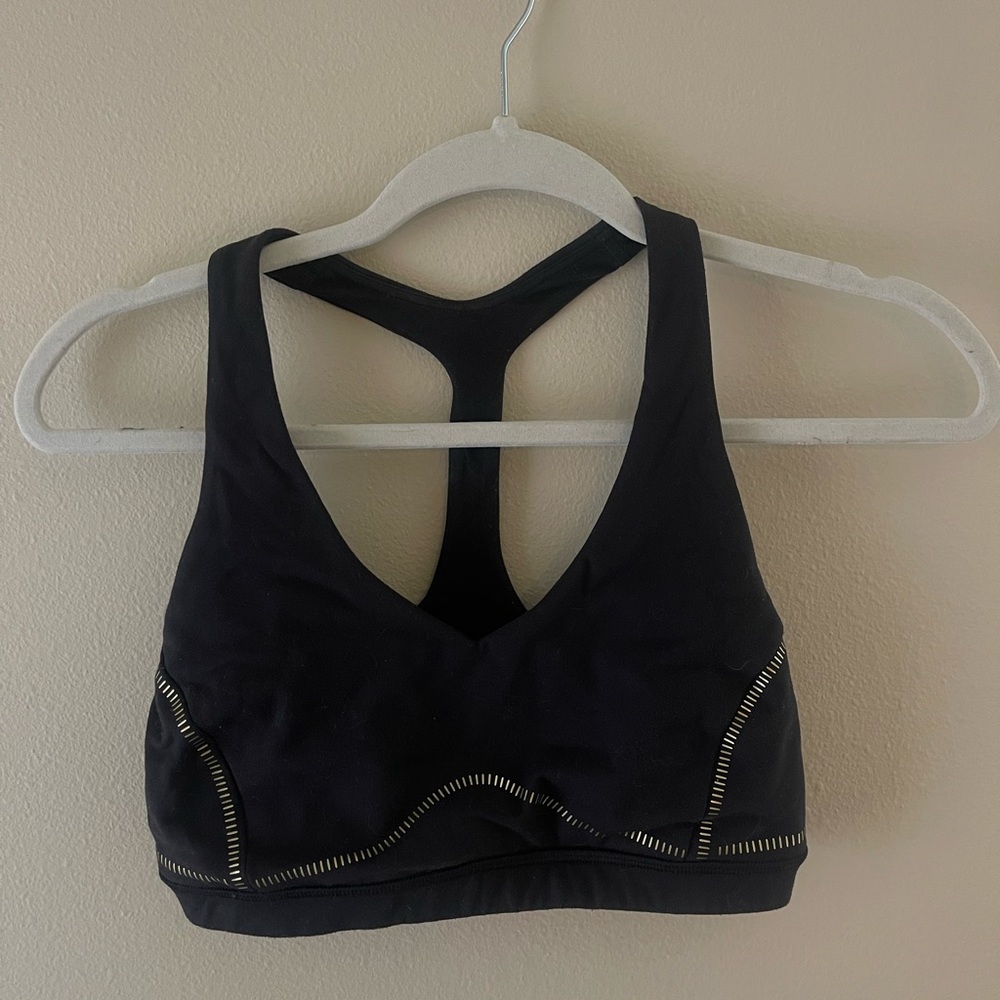 LULULEMON ARISE BRA